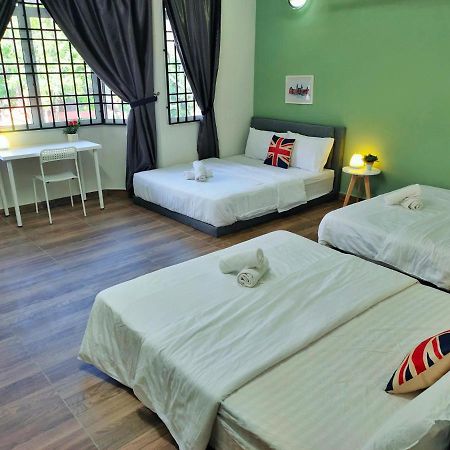 Semi-Detached, Up To 21 Pax, 4 Bedrooms, 3 Bathrooms, 4 Car Parks By Star Home Bayan Lepas Εξωτερικό φωτογραφία