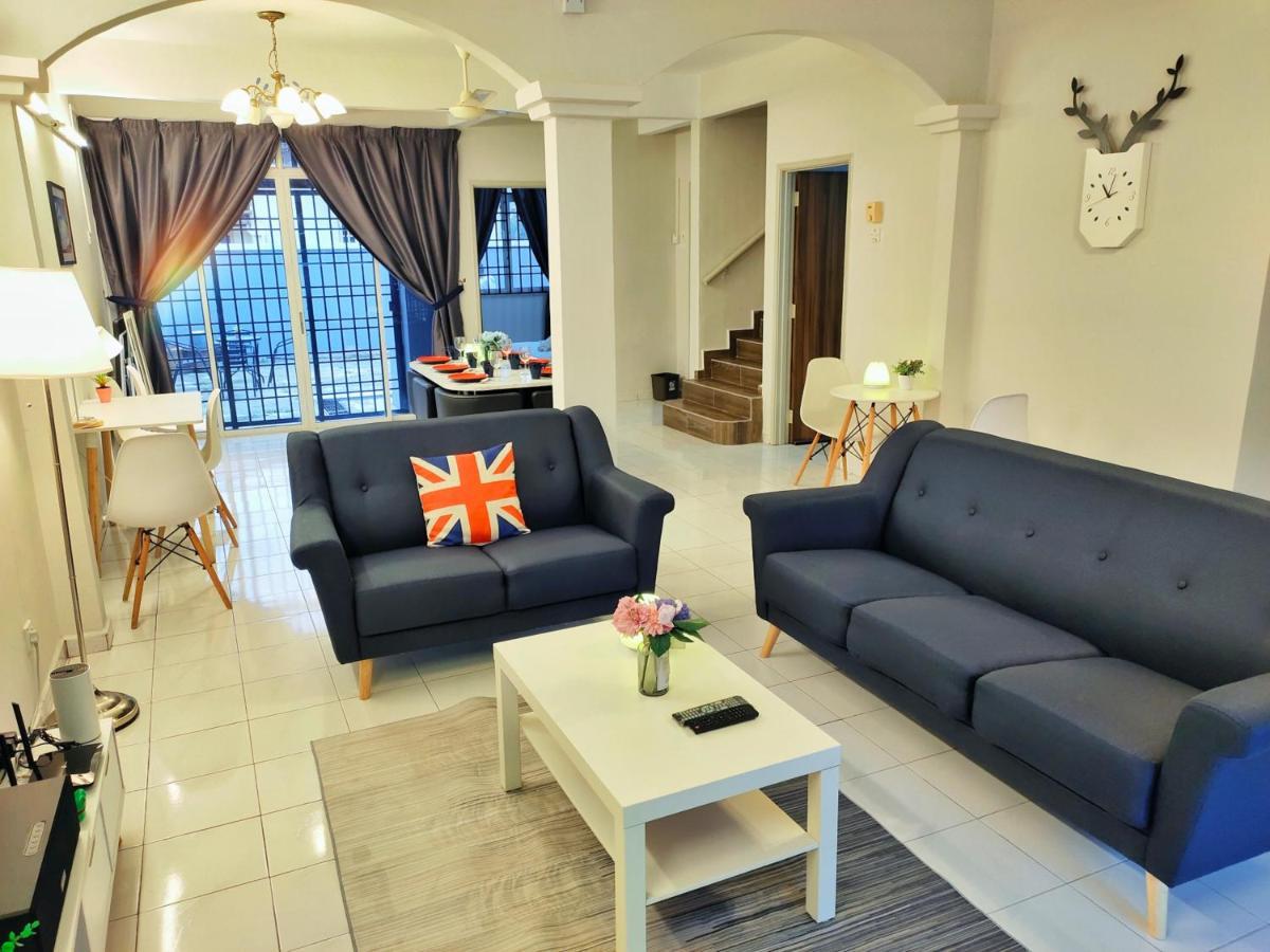 Semi-Detached, Up To 21 Pax, 4 Bedrooms, 3 Bathrooms, 4 Car Parks By Star Home Bayan Lepas Εξωτερικό φωτογραφία