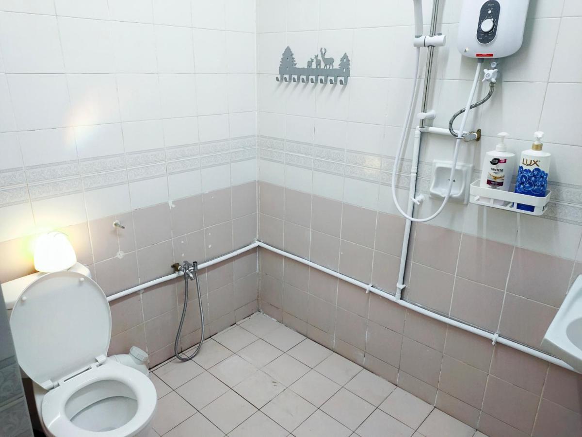 Semi-Detached, Up To 21 Pax, 4 Bedrooms, 3 Bathrooms, 4 Car Parks By Star Home Bayan Lepas Εξωτερικό φωτογραφία