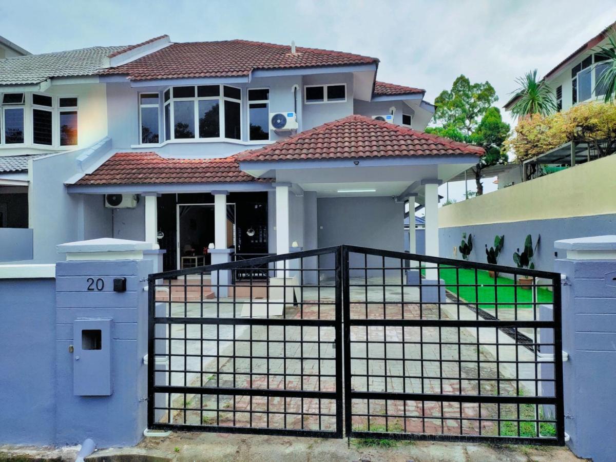 Semi-Detached, Up To 21 Pax, 4 Bedrooms, 3 Bathrooms, 4 Car Parks By Star Home Bayan Lepas Εξωτερικό φωτογραφία
